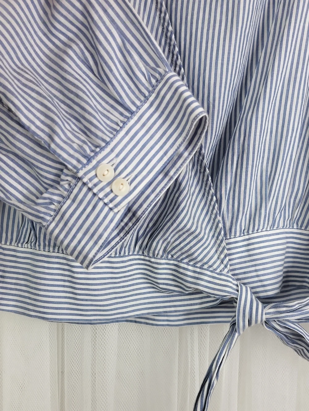 Madewell 100% cotton Navy and White Striped Wrap Blouse with Tie Waist. Size S
